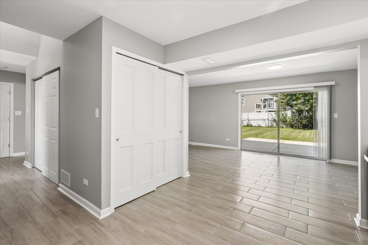322 Maple Lane Round Lake, IL 60073 - Photo 14 of 28 Gallery Image 14
