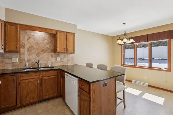 $284,900 | 208 Creek Edge Court, Waunakee, WI 53597