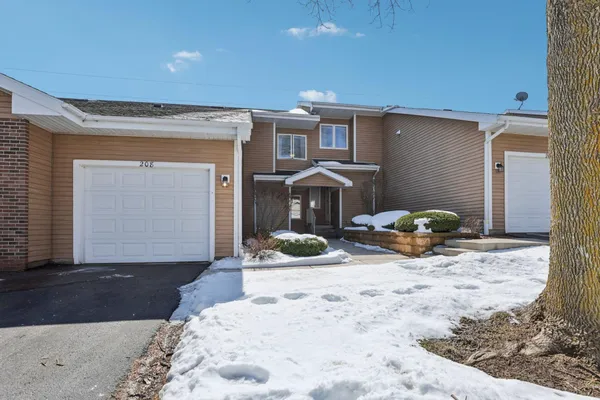 $284,900 | 208 Creek Edge Court, Waunakee, WI 53597