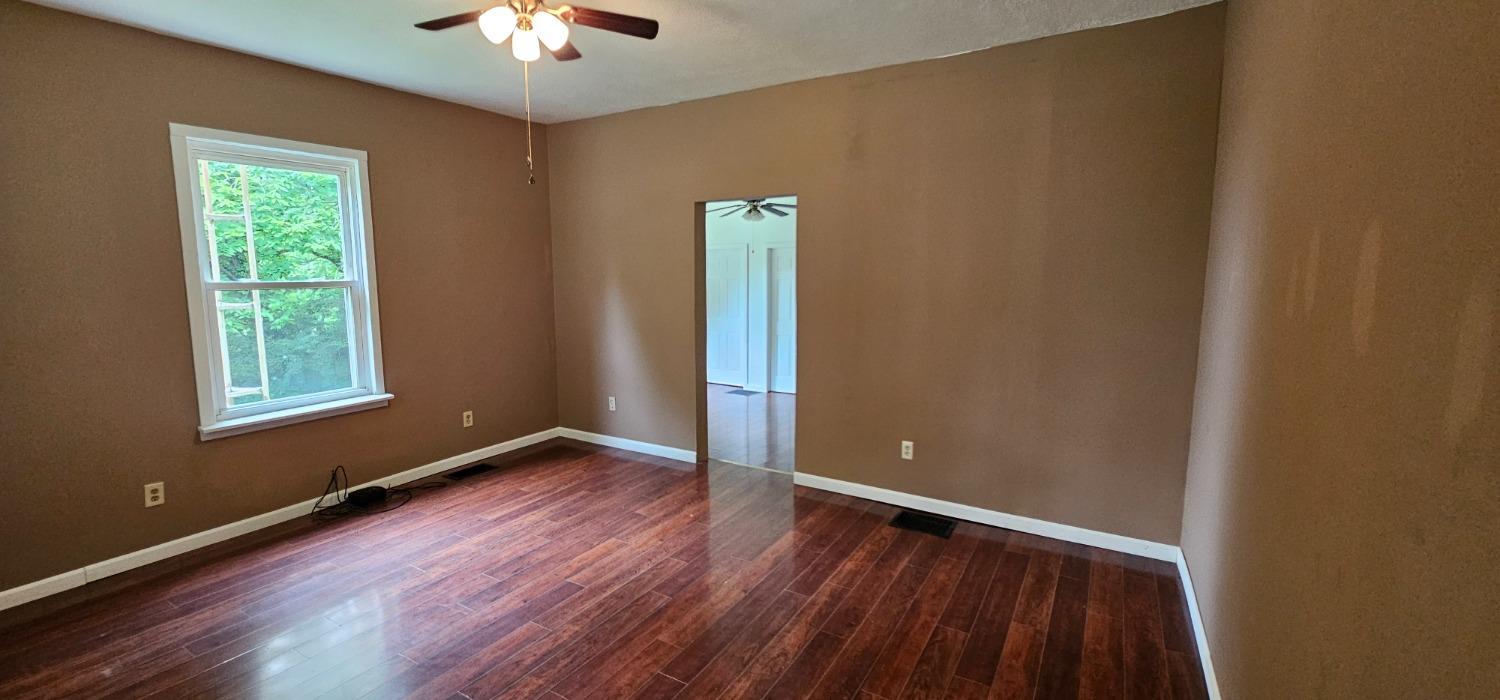 129 Spring Street Connersville, IN 47331 - Photo 5 of 11