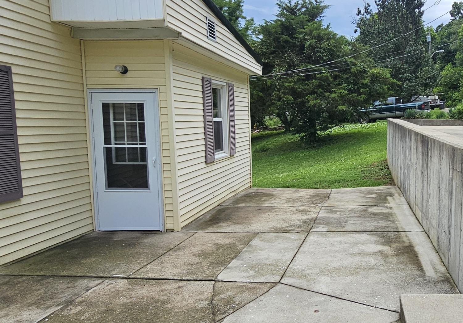 129 Spring Street Connersville, IN 47331 - Photo 10 of 11