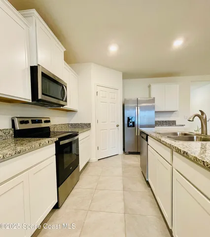 $2,600 | 7351 Amethyst Avenue, Grant, FL 32949