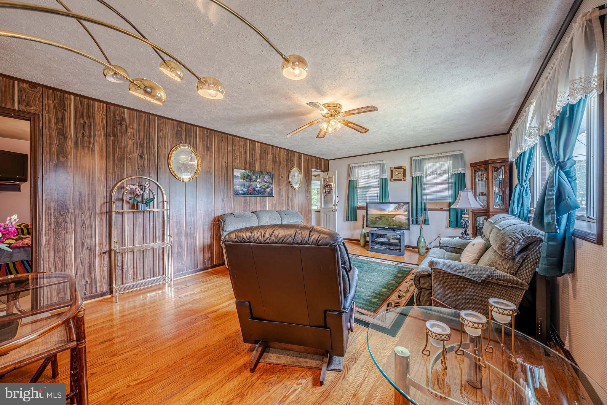 4352 Ruth Road Emmaus, PA 18049 - Photo 4 of 33
