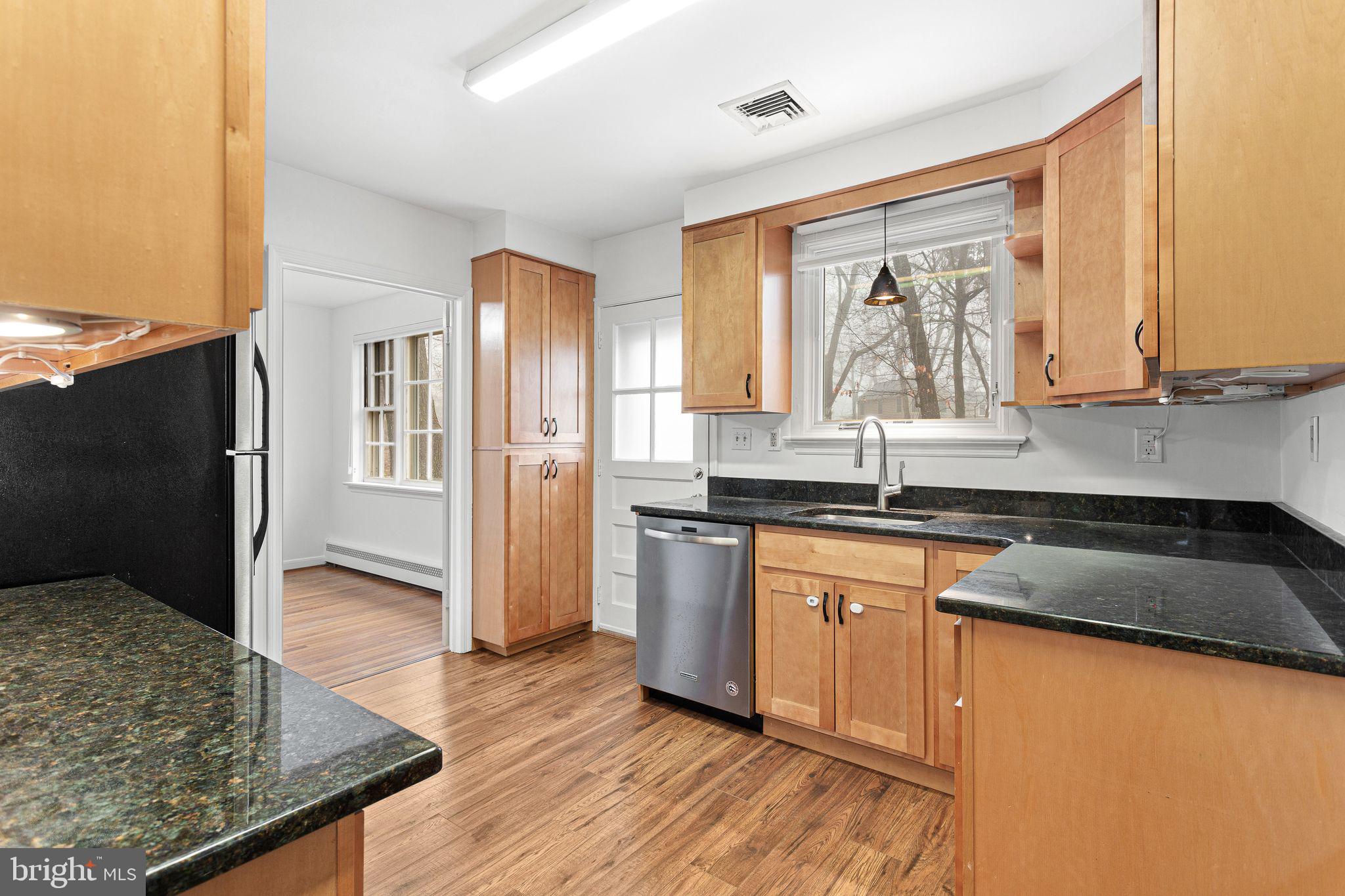 739 Weadley Road Radnor, PA 19087 - Photo 3 of 21 Updated Kitchen