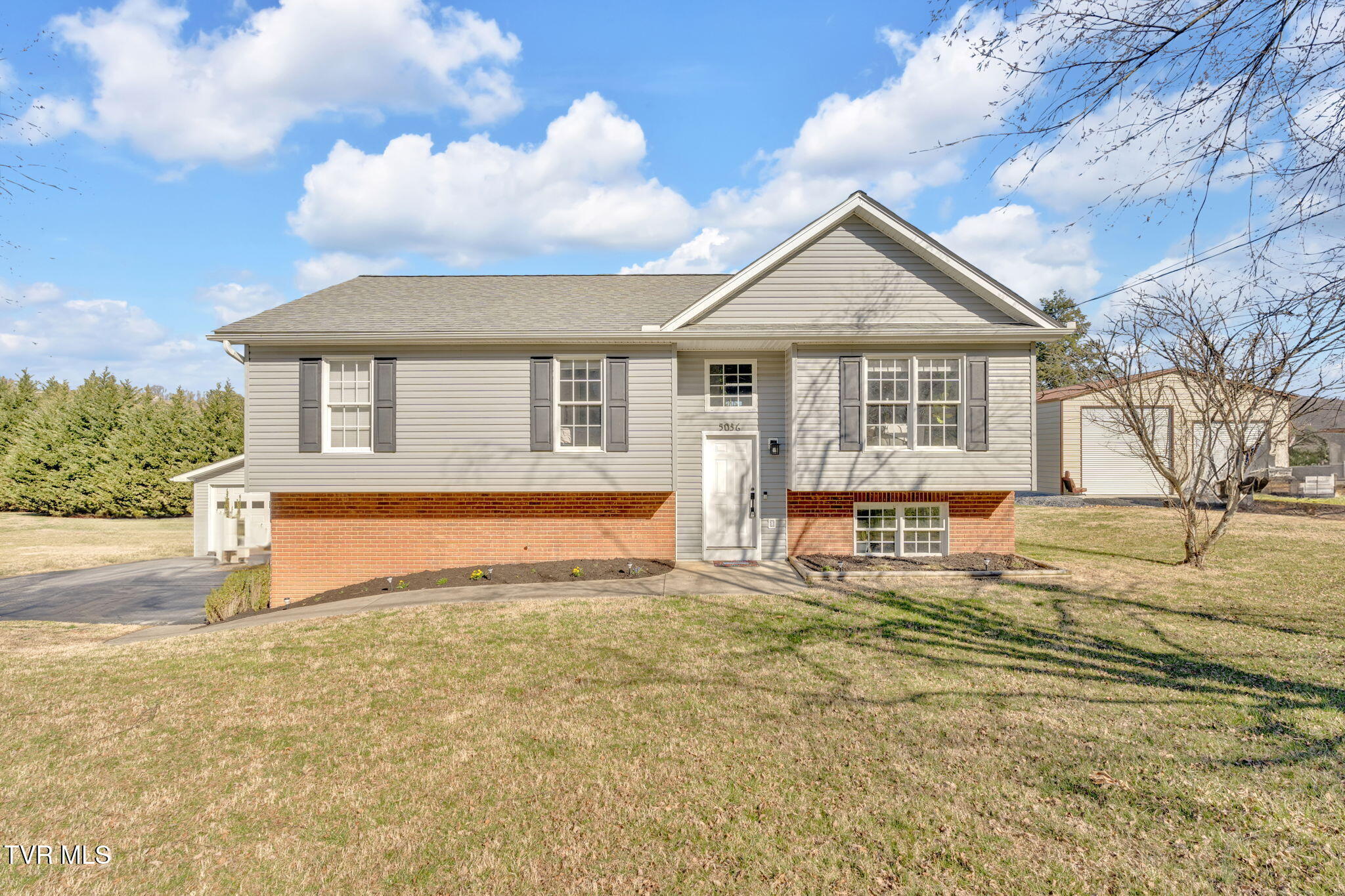 5036 Boss Road Kingsport, TN 37664 - Photo 1 of 31 1-web-or-mls-JH 20250311-001