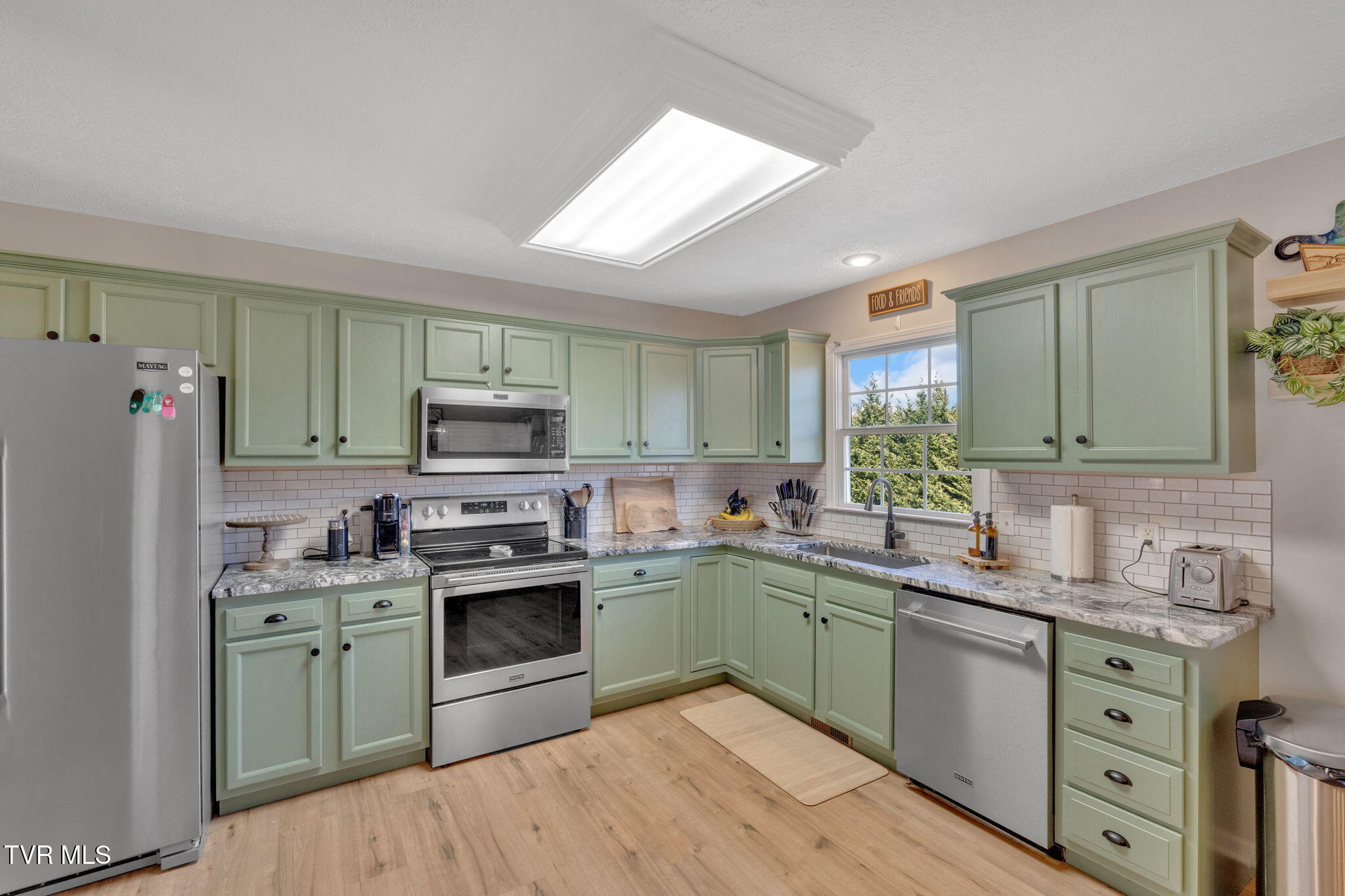5036 Boss Road Kingsport, TN 37664 - Photo 11 of 31 13-web-or-mls-JH 20250311-037