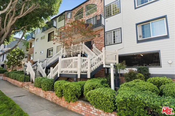 $829,000 | 2677 South Centinela Avenue, Unit 103, Santa Monica, CA 90405