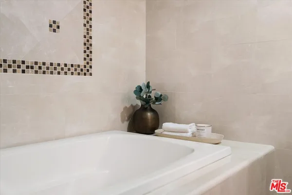 $829,000 | 2677 South Centinela Avenue, Unit 103, Santa Monica, CA 90405