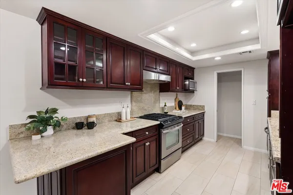 $829,000 | 2677 South Centinela Avenue, Unit 103, Santa Monica, CA 90405