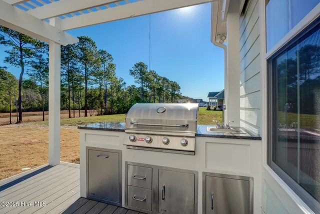 $869,000 | 209 Creek View Circle, Sneads Ferry, NC 28460