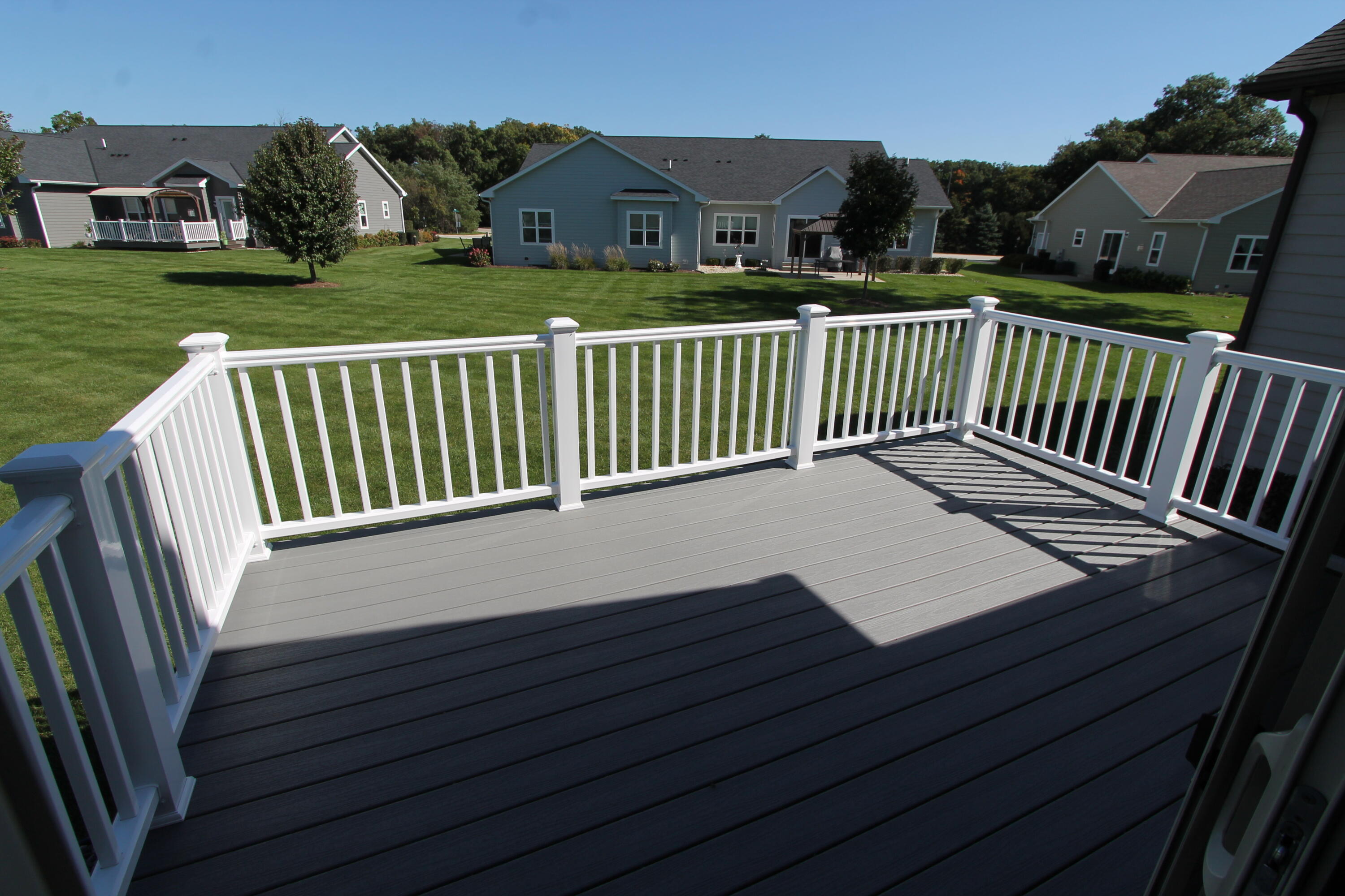 253 Settlement Drive Rochester, WI 53105 - Photo 21 of 31 Deck