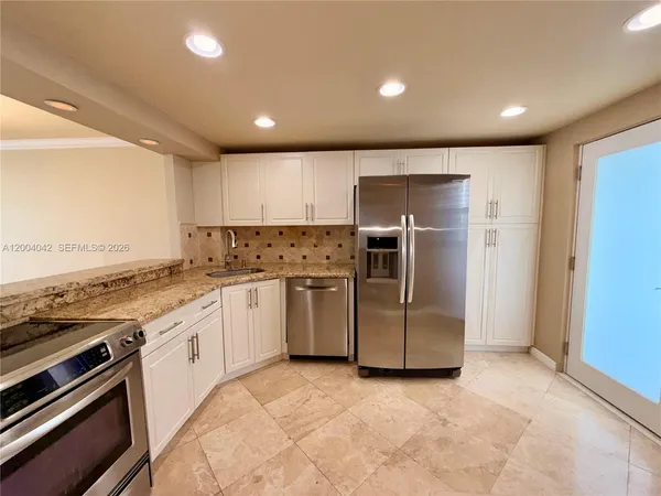 $199,000 | 1075 Northeast Miami Gardens Drive, Unit 306, Miami, FL 33179