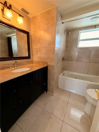 $199,000 | 1075 Northeast Miami Gardens Drive, Unit 306, Miami, FL 33179