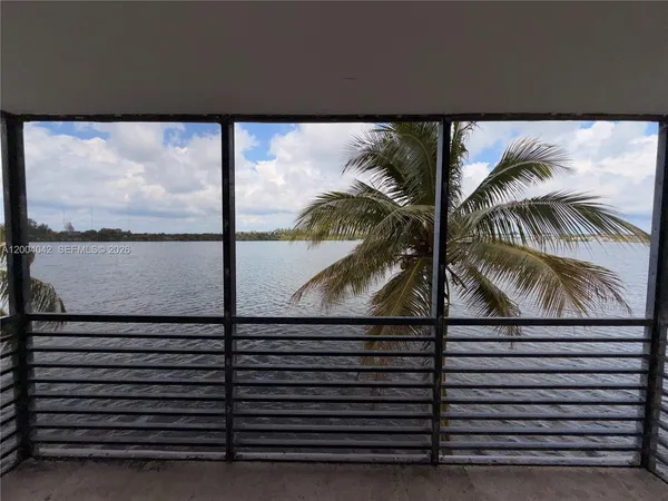 $199,000 | 1075 Northeast Miami Gardens Drive, Unit 306, Miami, FL 33179