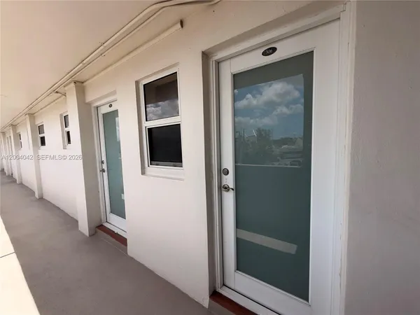 $199,000 | 1075 Northeast Miami Gardens Drive, Unit 306, Miami, FL 33179