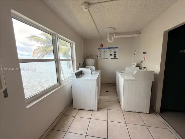 $199,000 | 1075 Northeast Miami Gardens Drive, Unit 306, Miami, FL 33179