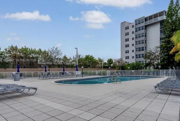 $199,000 | 1075 Northeast Miami Gardens Drive, Unit 306, Miami, FL 33179
