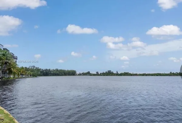 $199,000 | 1075 Northeast Miami Gardens Drive, Unit 306, Miami, FL 33179