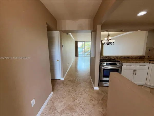 $199,000 | 1075 Northeast Miami Gardens Drive, Unit 306, Miami, FL 33179