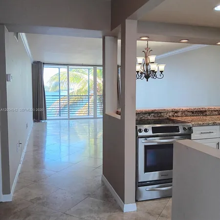 $199,000 | 1075 Northeast Miami Gardens Drive, Unit 306, Miami, FL 33179