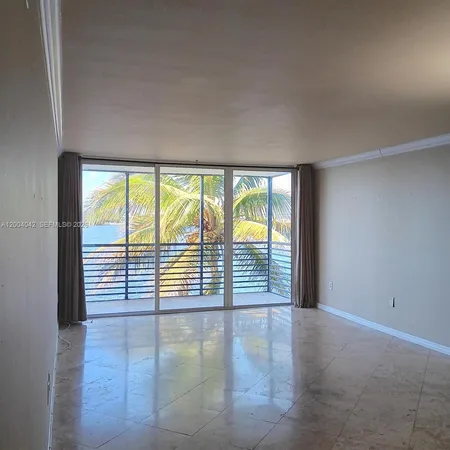 $199,000 | 1075 Northeast Miami Gardens Drive, Unit 306, Miami, FL 33179