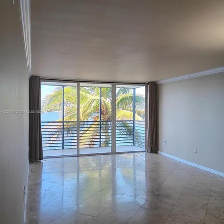 $199,000 | 1075 Northeast Miami Gardens Drive, Unit 306, Miami, FL 33179