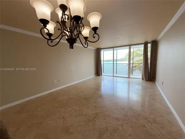 $199,000 | 1075 Northeast Miami Gardens Drive, Unit 306, Miami, FL 33179