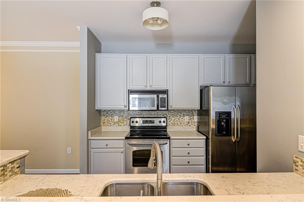 108 Sunset Circle, Unit 104 Greensboro, NC 27408 - Photo 11 of 23
