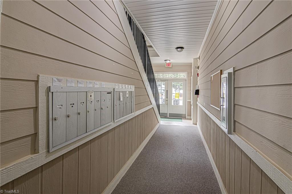 108 Sunset Circle, Unit 104 Greensboro, NC 27408 - Photo 4 of 23