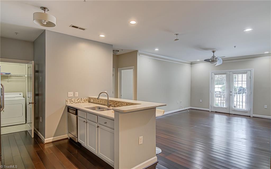 108 Sunset Circle, Unit 104 Greensboro, NC 27408 - Photo 5 of 23