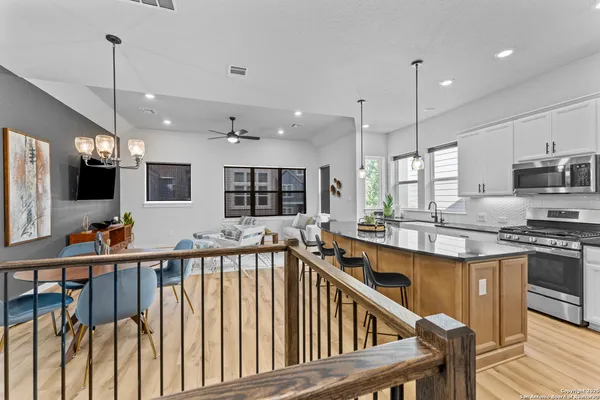 $1,950 | 5843 Whitby Road, Unit 6, San Antonio, TX 78240