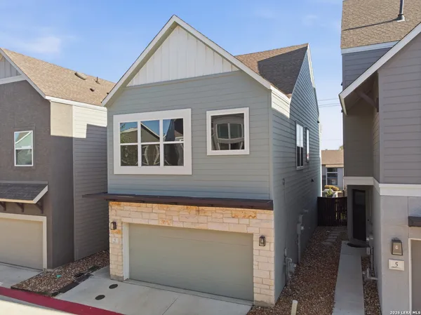 $1,950 | 5843 Whitby Road, Unit 6, San Antonio, TX 78240