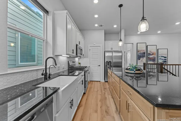 $1,950 | 5843 Whitby Road, Unit 6, San Antonio, TX 78240