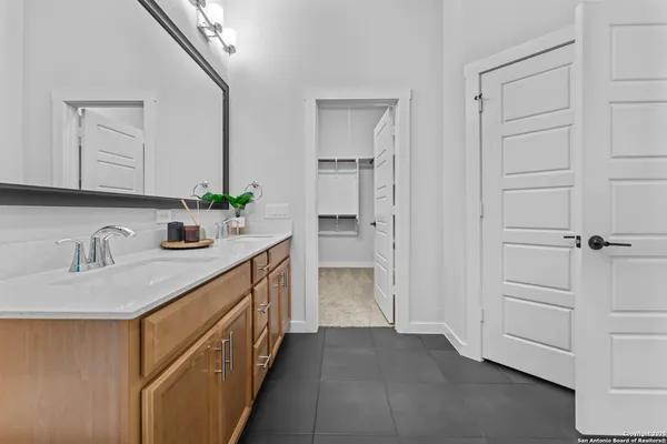$1,950 | 5843 Whitby Road, Unit 6, San Antonio, TX 78240