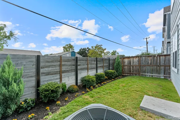 $1,950 | 5843 Whitby Road, Unit 6, San Antonio, TX 78240