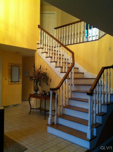 5569 Ridge Road Slatington, PA 18080 - Photo 2 of 14 Gallery Image 2