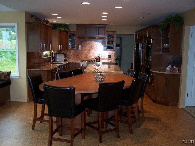 5569 Ridge Road Slatington, PA 18080 - Photo 7 of 14 Gallery Image 7