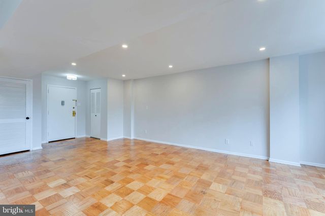 $212,900 | 5340 Holmes Run Parkway, Unit 502, Alexandria, VA 22304