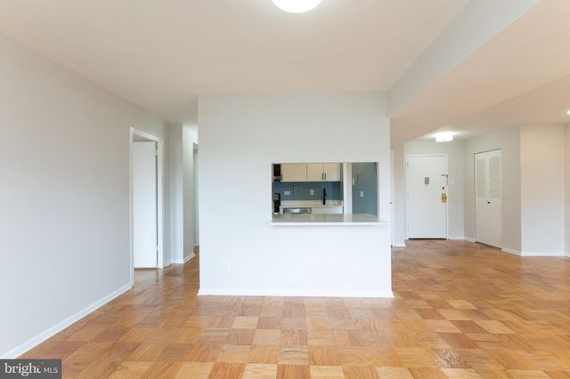 $212,900 | 5340 Holmes Run Parkway, Unit 502, Alexandria, VA 22304