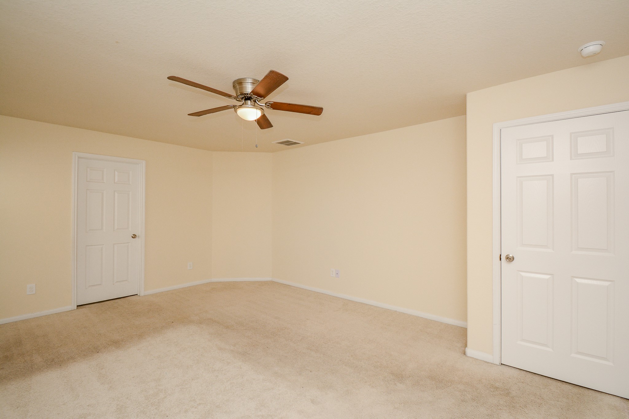 2214 Forest Court Rosenberg, TX 77471 - Photo 6 of 20 a view of a big room with carpet