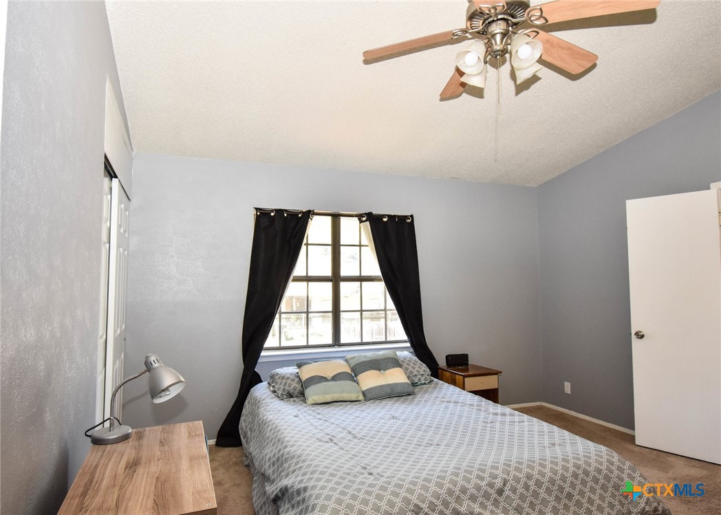 2202 Stagecoach Trail Temple, TX 76502 - Photo 17 of 27 a bedroom with a bed and a window