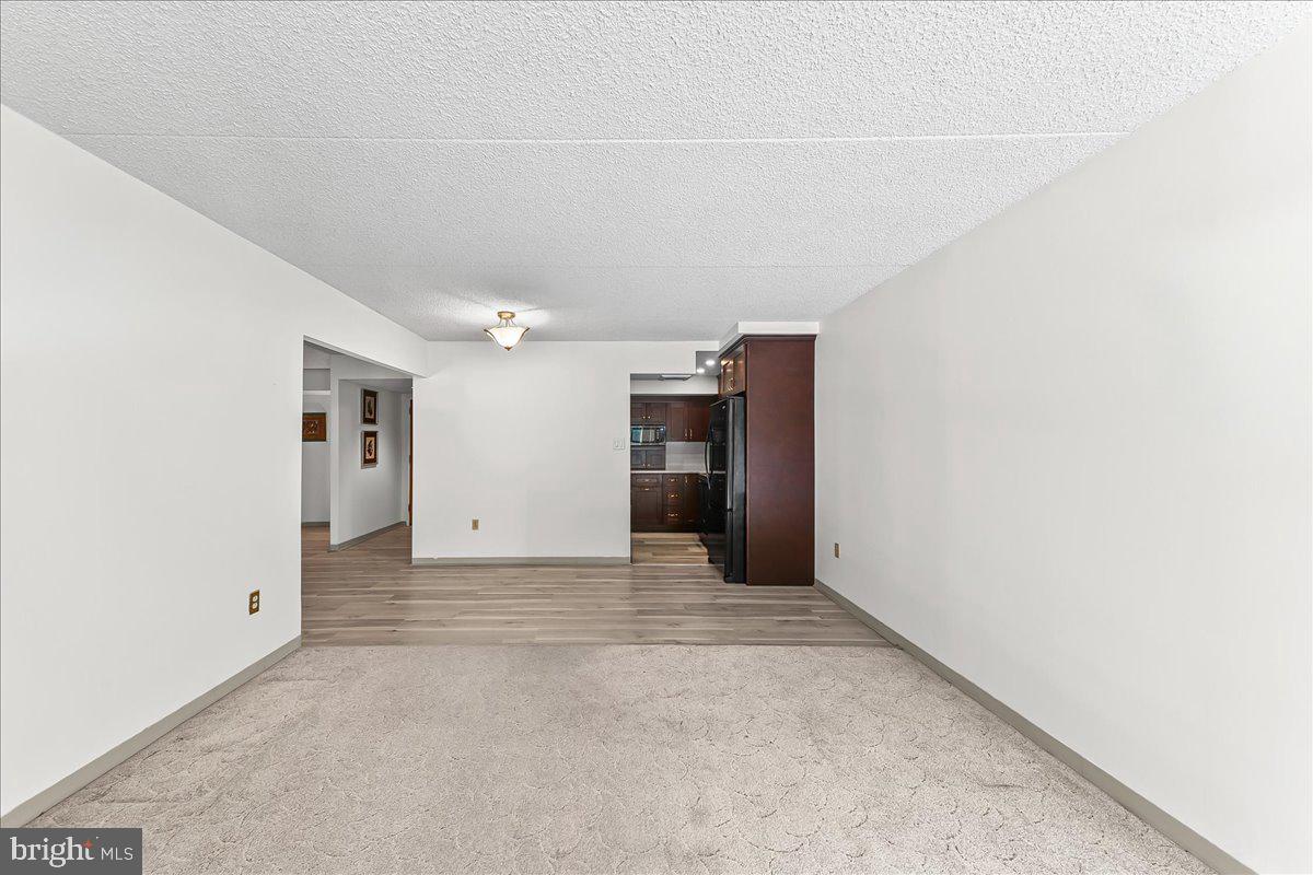 800 Avondale Road, Unit 2Q Wallingford, PA 19086 - Photo 7 of 24 Living Room