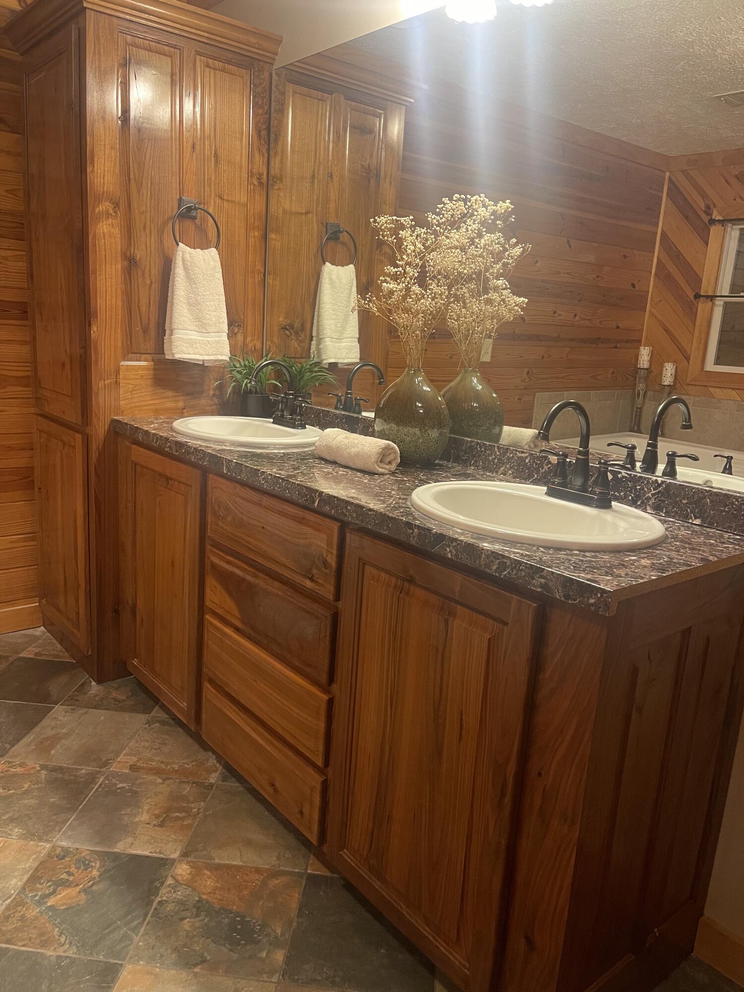 375 Boulder Road Kingston, GA 30145 - Photo 29 of 38 Master bath 2