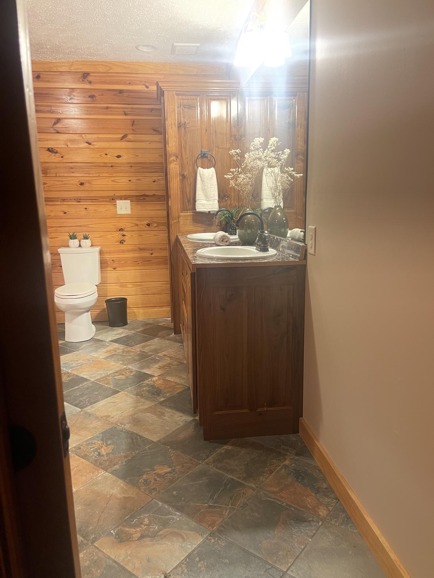 375 Boulder Road Kingston, GA 30145 - Photo 30 of 38 Master bath 3