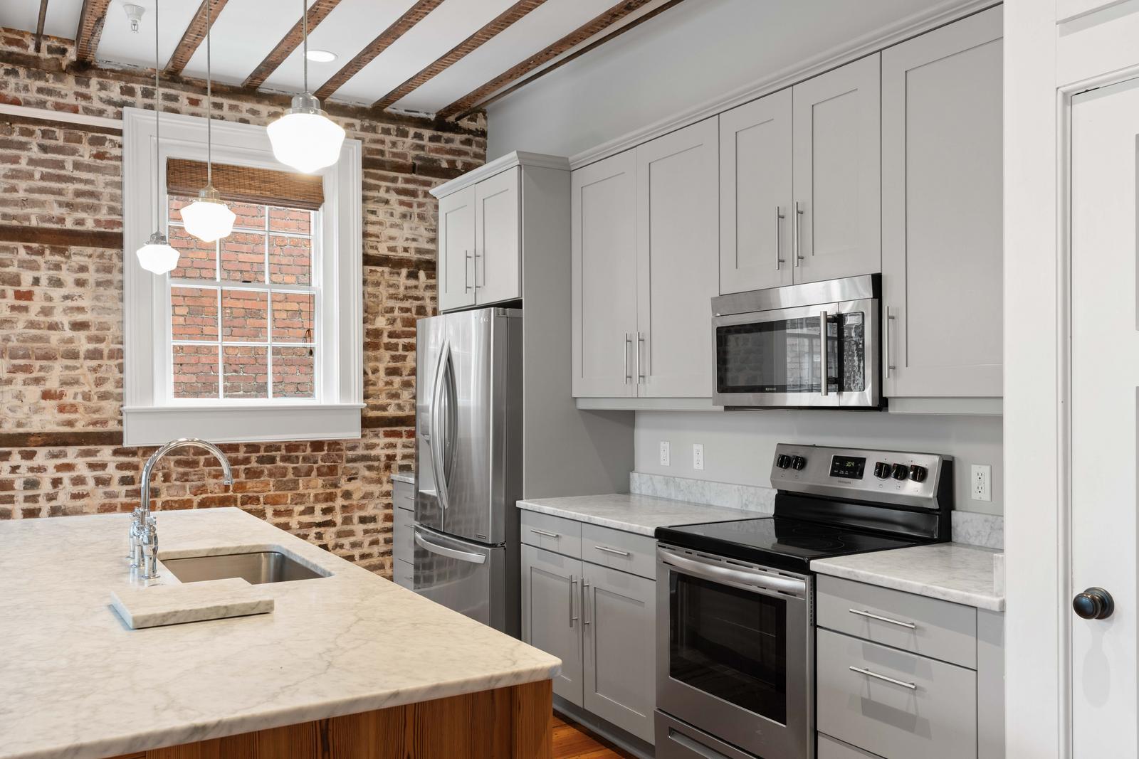 125 Meeting Street, Unit D Charleston, SC 29401 - Photo 19 of 35 30