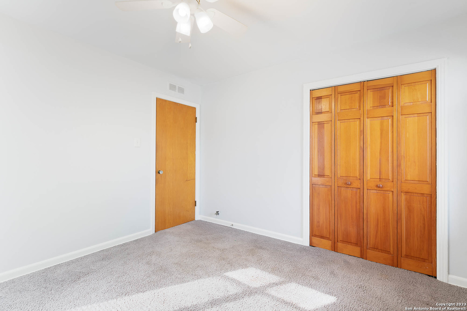 463 Cherry Ridge San Antonio, TX 78213 - Photo 13 of 19