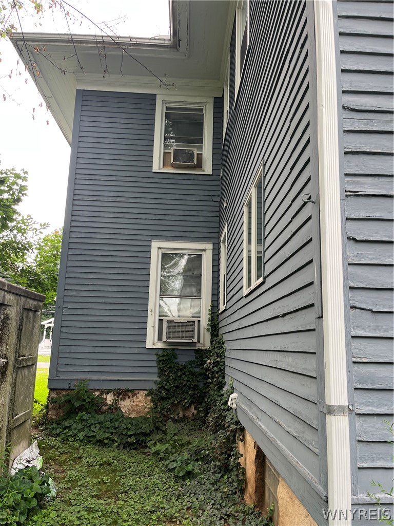 283 High Street Lockport City, NY 14094 - Photo 3 of 15