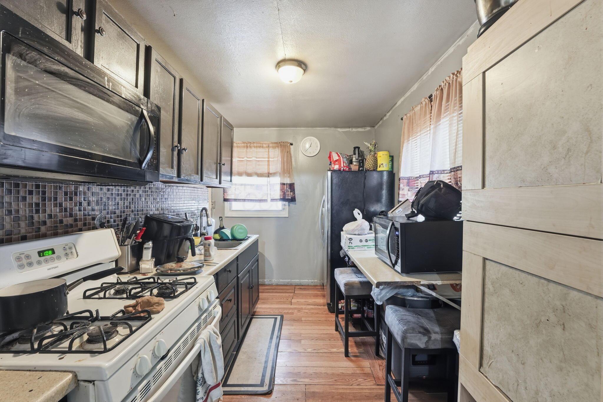 1057 South Hampton Road Columbus, OH 43227 - Photo 7 of 14 8-web-or-mls-1057-s-hampton-rd
