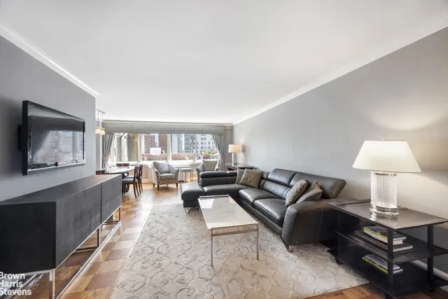 $795,000 | 200 East 78th Street, Unit 9A | Upper East Side
