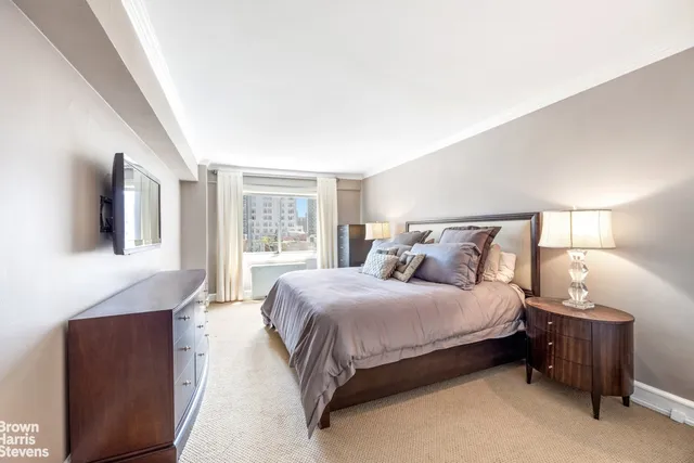$795,000 | 200 East 78th Street, Unit 9A | Upper East Side